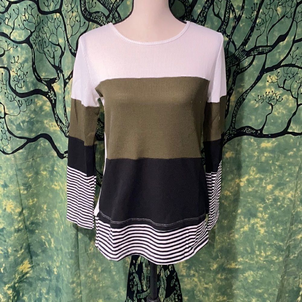 Long sleeve contrast color  
